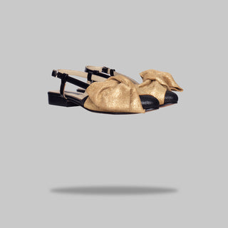 zapato con taco adela negro lazo dorado