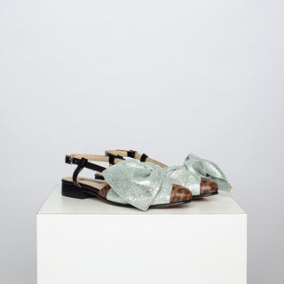 zapato con taco adela print lazo plata