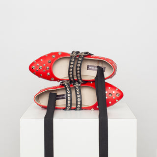 ballerina bruna punk rojo