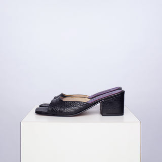 zapato con taco Helena caimán negro