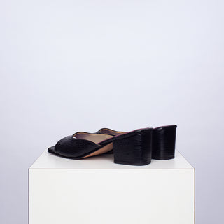 zapato con taco Helena caimán negro