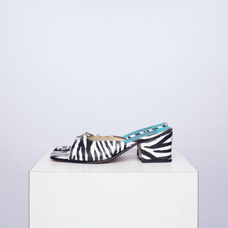 zapato con taco Helena cebra blanco y negro