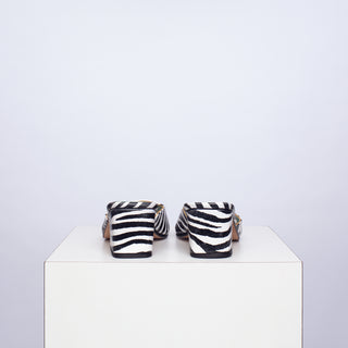 zapato con taco Helena cebra blanco y negro