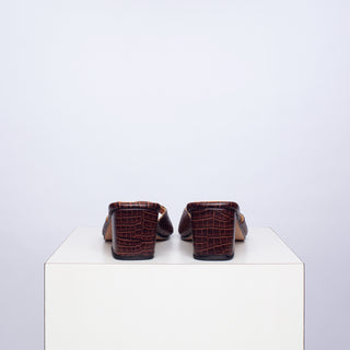 zapato con taco Helena croco chocolate