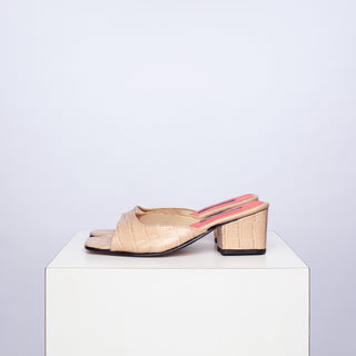 zapato con taco Helena croco nude