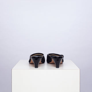 zapato con taco renata serpiente negro