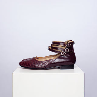 zapato con taco santina burgundy croco burdeos