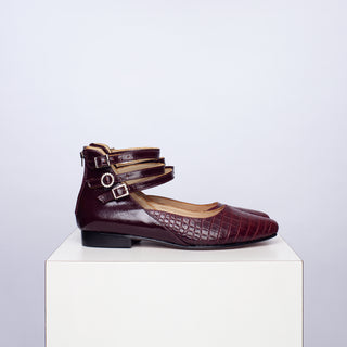 zapato con taco santina burgundy croco burdeos