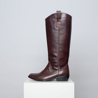 bota teodora chocolate